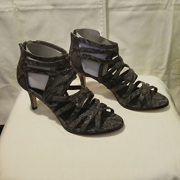 Michael Antonio womens shoes.   - Picture 3 of 8